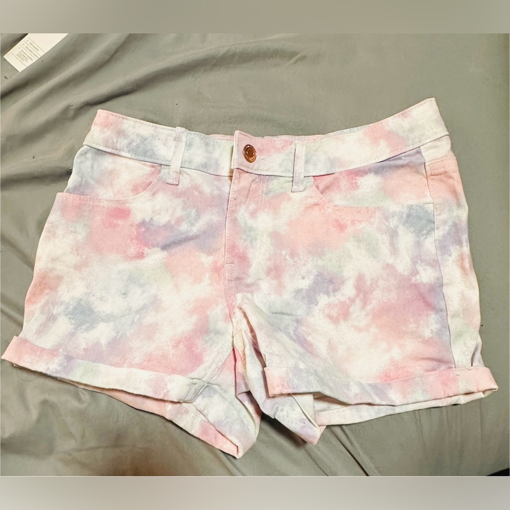 Girls Shorts. Large